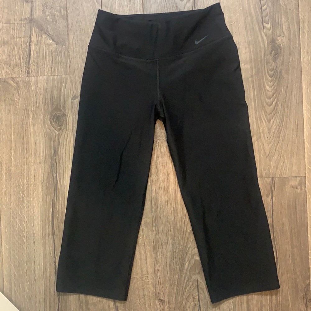 Nike cropped leggings.